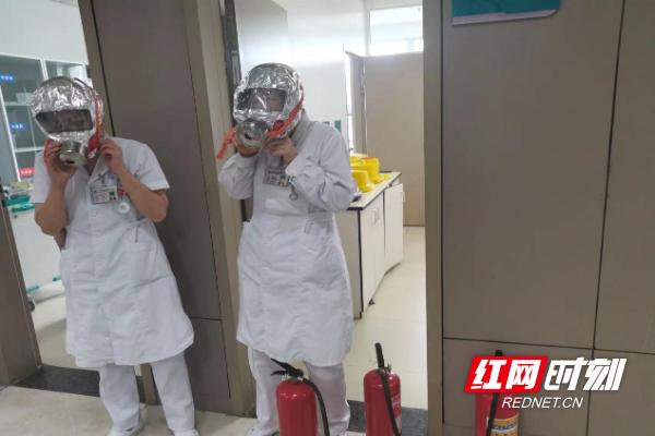 灭火器使用方法  灭火器使用年限