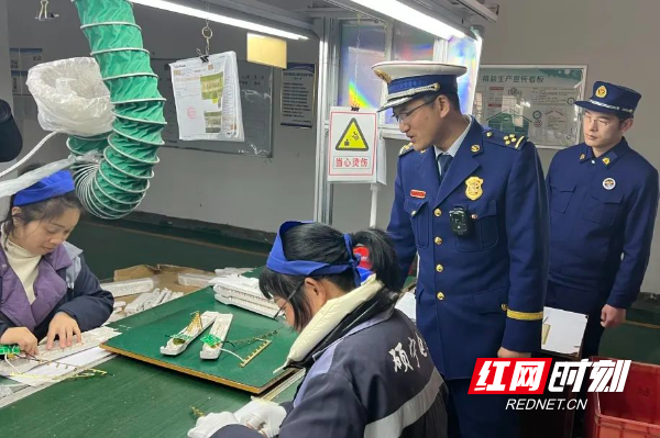 灭火器使用方法 灭火器使用年限 灭火器使用方法 灭火器使用年限