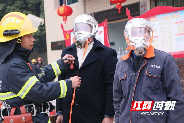 灭火器使用方法 灭火器使用年限 灭火器使用方法 灭火器使用年限